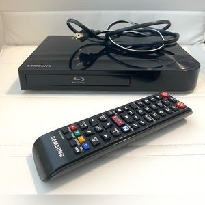 Samsung Smart BluRay DVD Disc Player Wifi HDMI Netflix with Remote